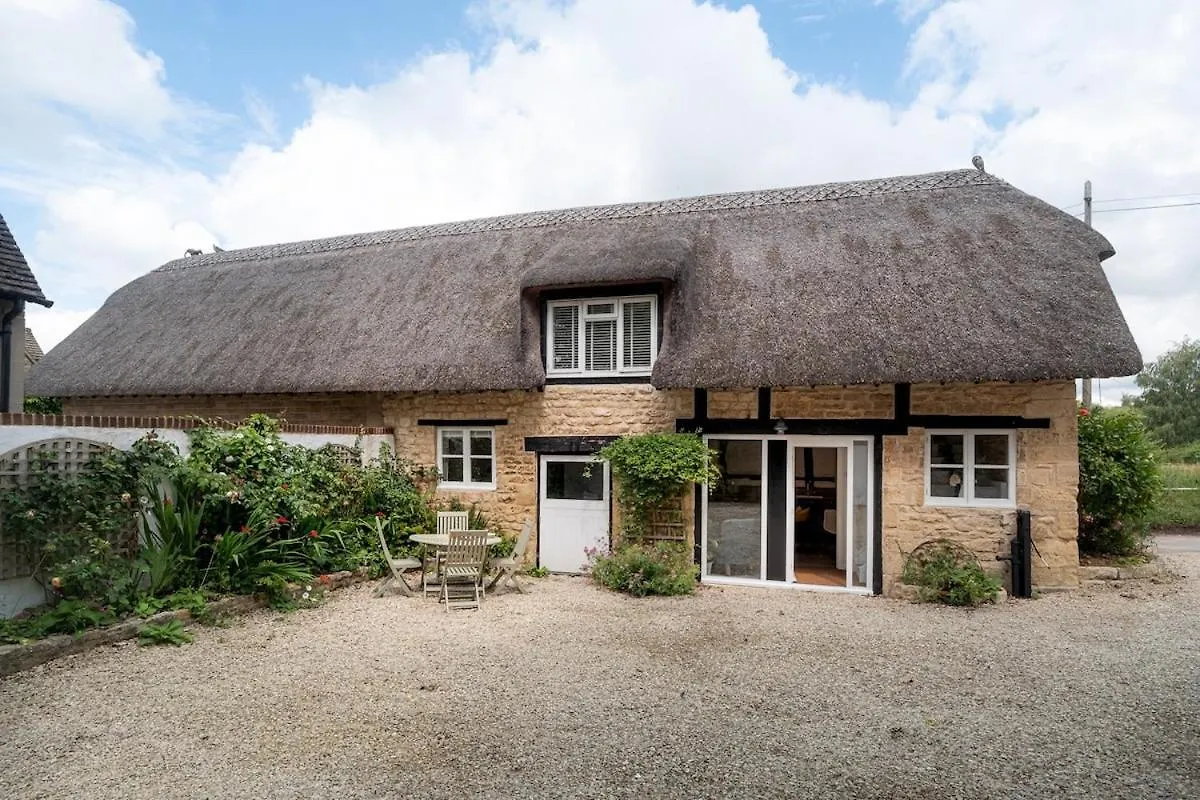 Apartment Luxury Thatched Cotswold Cottage, Amazing Location Cheltenham United Kingdom