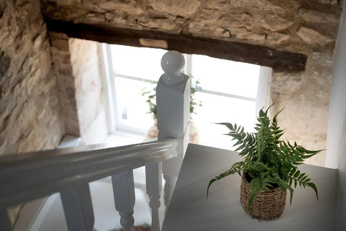 Apartment Luxury Thatched Cotswold Cottage, Amazing Location Cheltenham