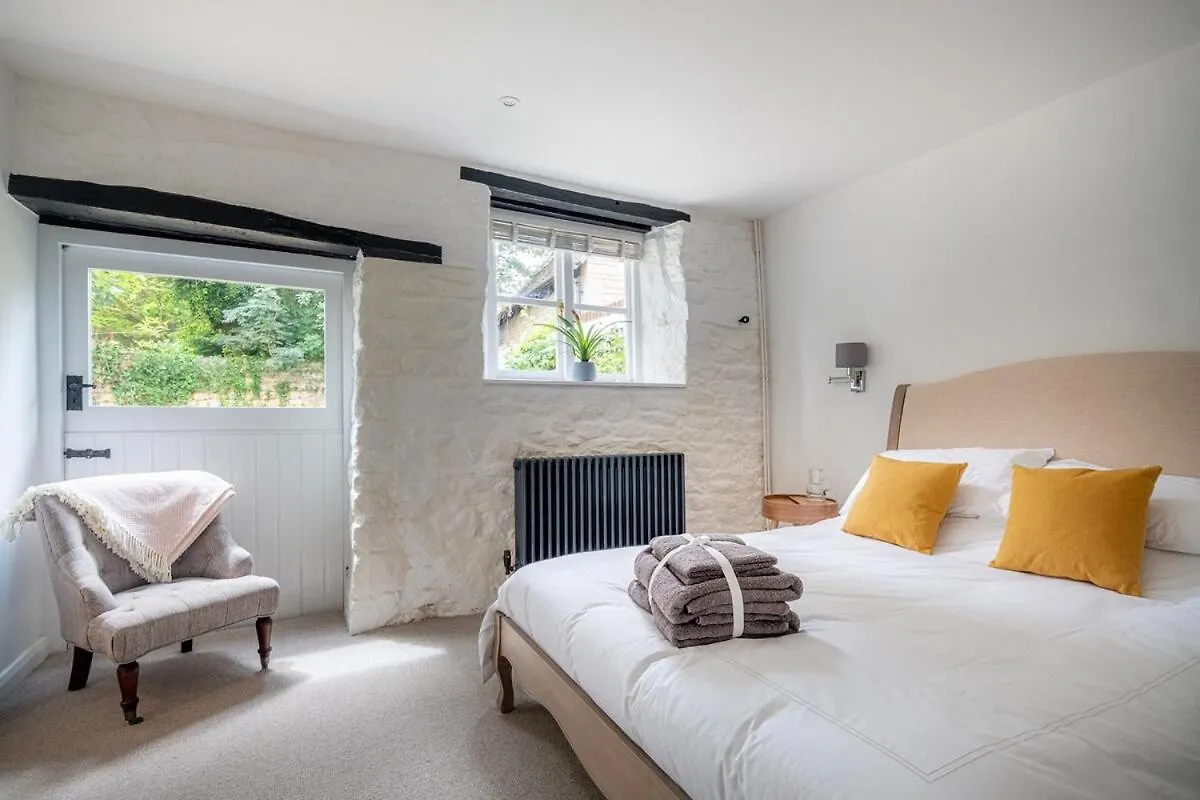 Luxury Thatched Cotswold Cottage, Amazing Location Cheltenham Apartament